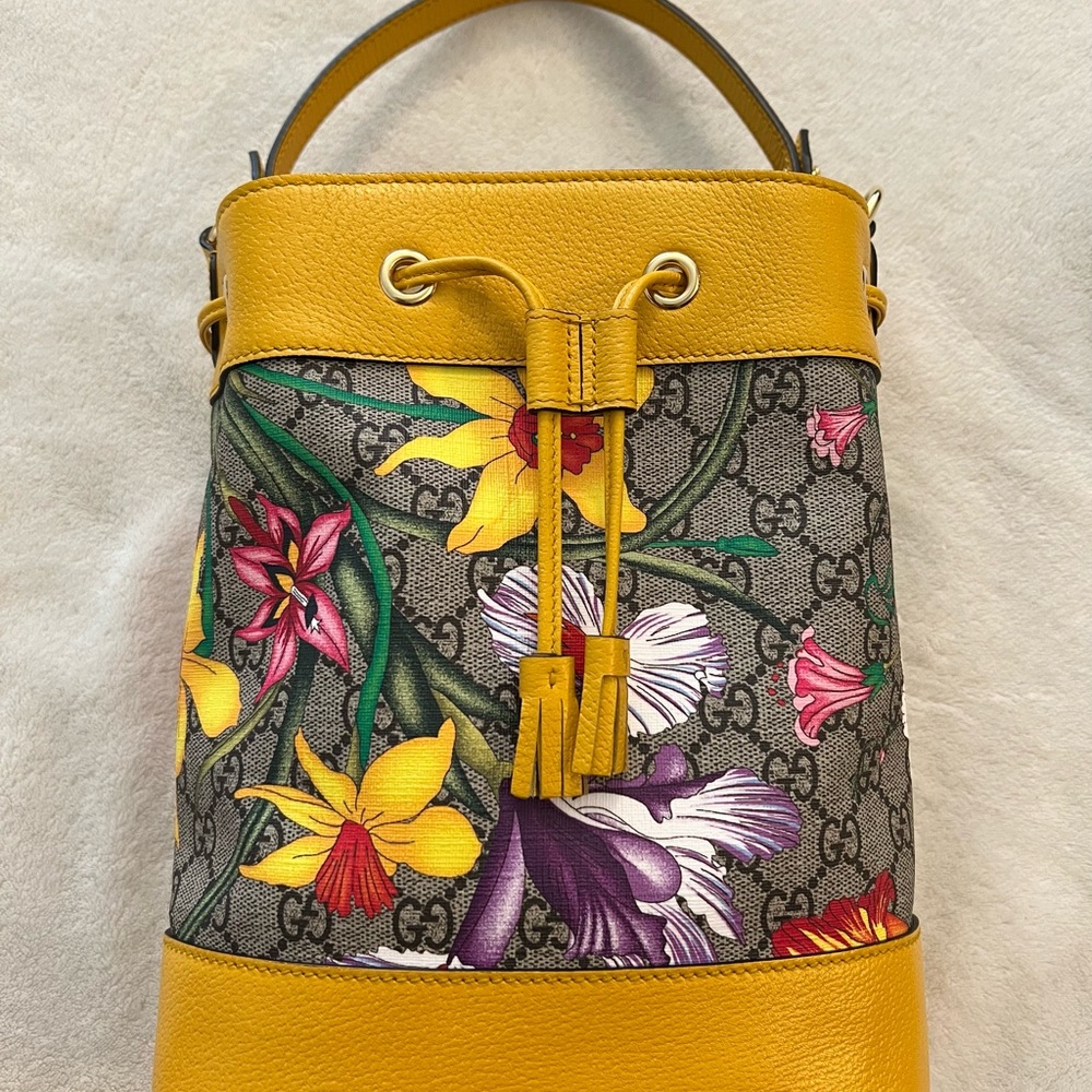 *SOLD* 💯 Authentic GUCCI Ophidia GG Flora Small Bucket Bag